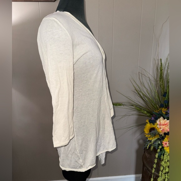 Anthropologie • Sparrow • Cotton Ruffle Cardigan - Picture 3 of 7